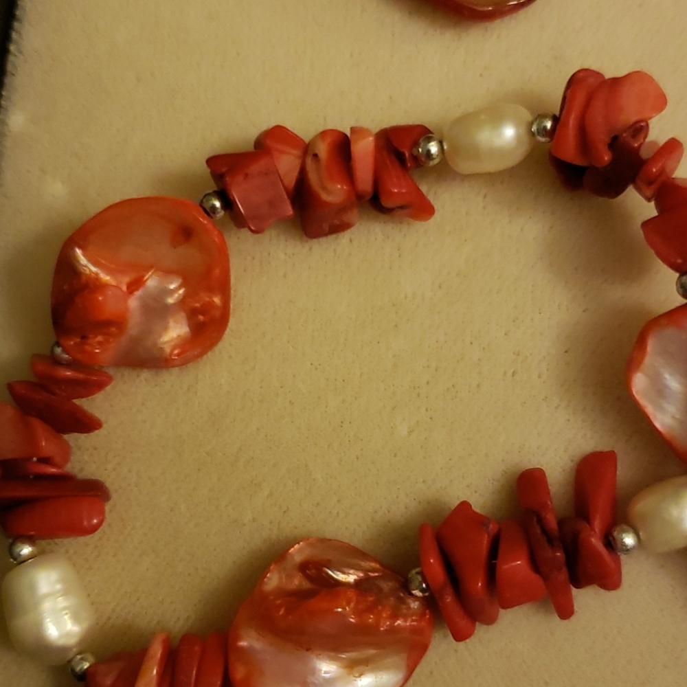 3 Colorful necklaces - Picture 4 of 4